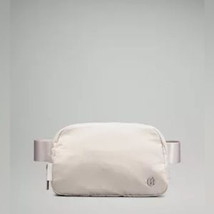Everywhere Belt Bag 1L White Opal